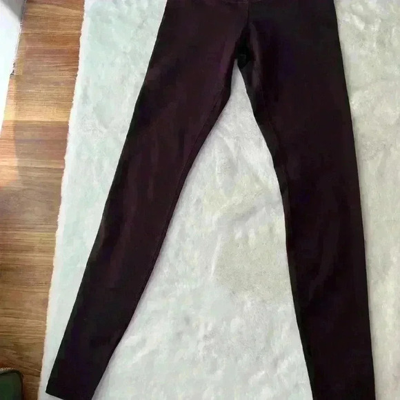 Like New Lululemon Leggings - Picture 6 of 6
